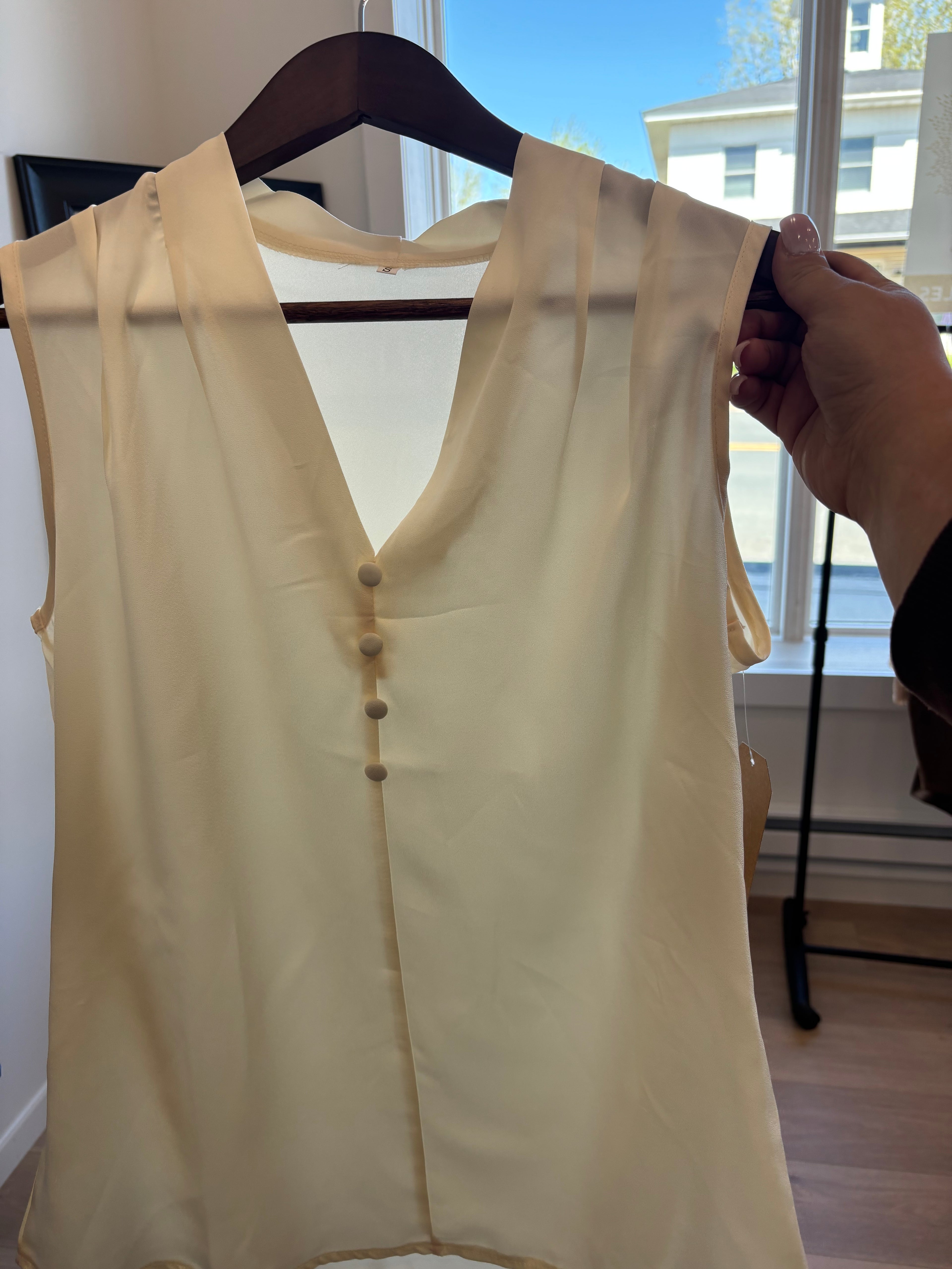 Button Tank