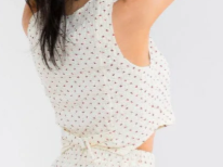 WOMEN'S SLEEVELESS BUTTON UP FLORAL TOP